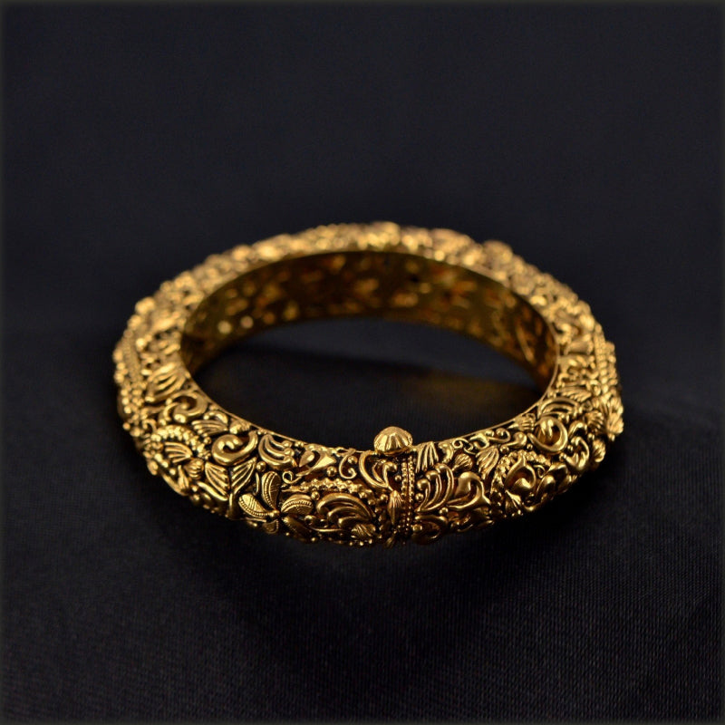 22K Yellow Plain Antique Gold Bangle Single | Festive Wear Fine Jewellery