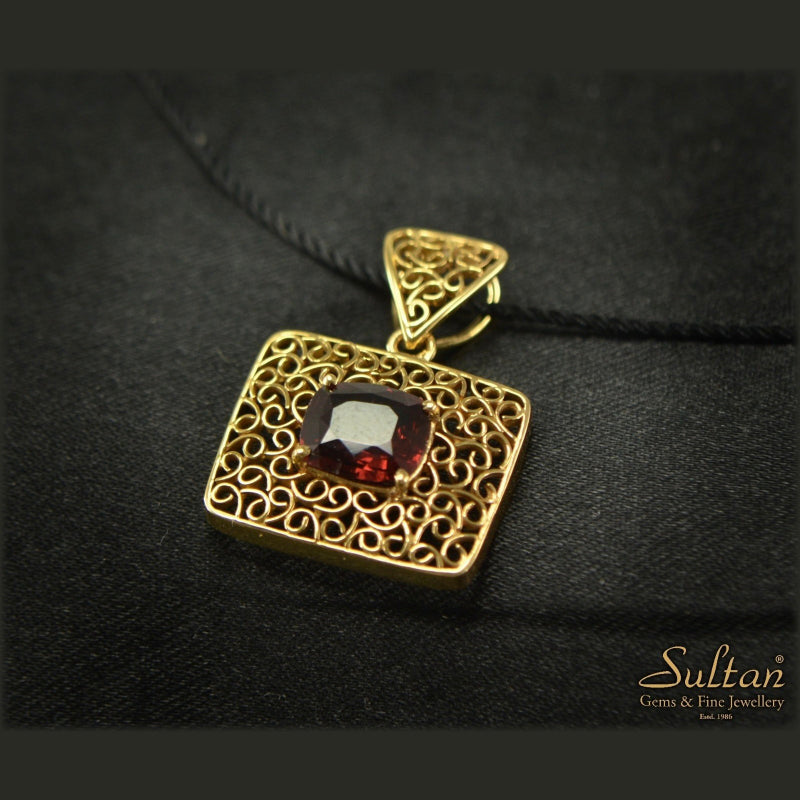 18K Yellow Gold Garnet Filigree Pendant | Festive Wear Fine Jewellery